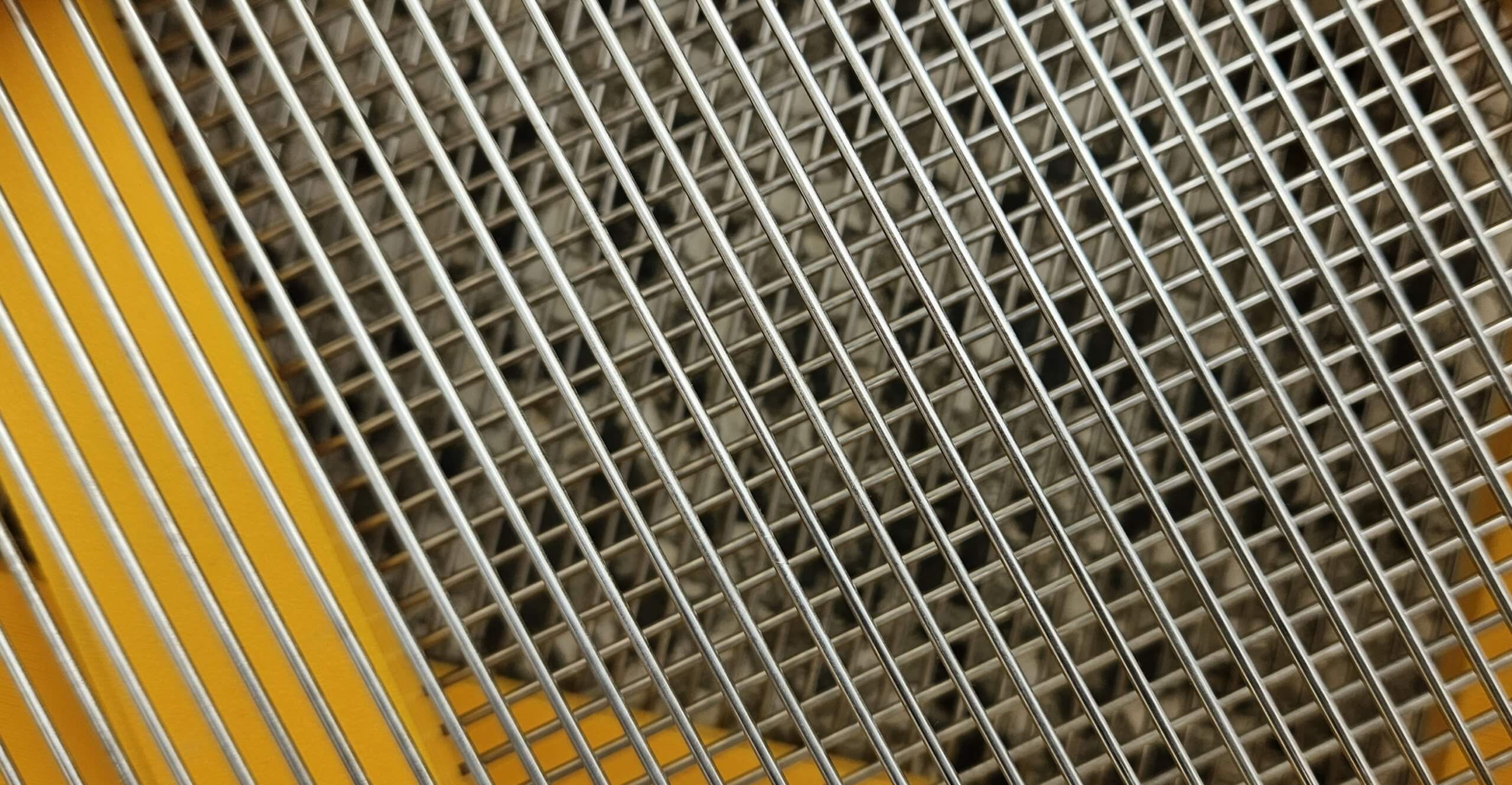 SMART-BEE collection panel in use